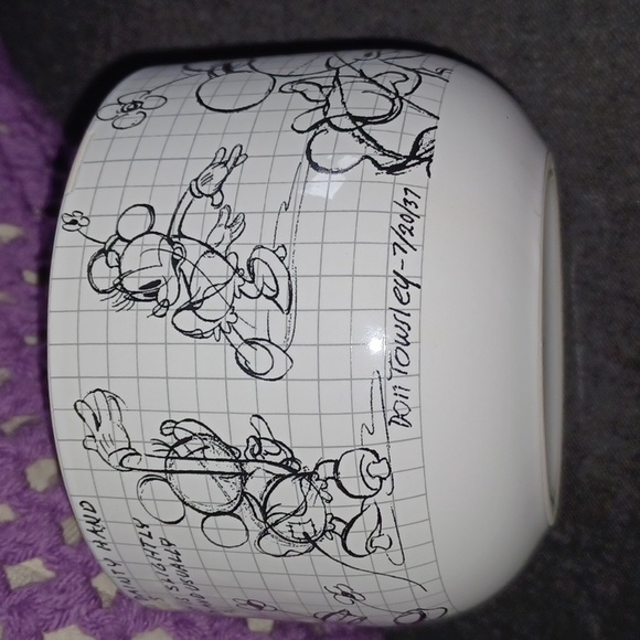 Minnie Mouse sketchbook soup mug (101923C). - Picture 3 of 6